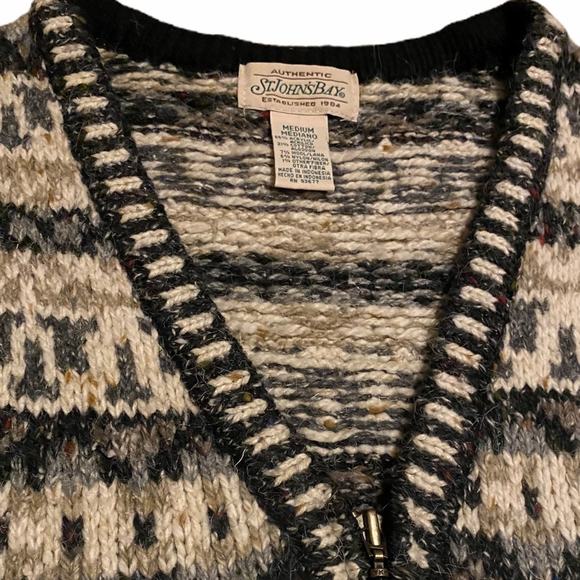 St. John’s Bay Authentic Sweater Zip-up Vest Sz M - Picture 2 of 10